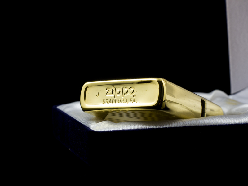 zippo-la-ma-gach-elegance-ma-vang-22k-IV-1988-qui