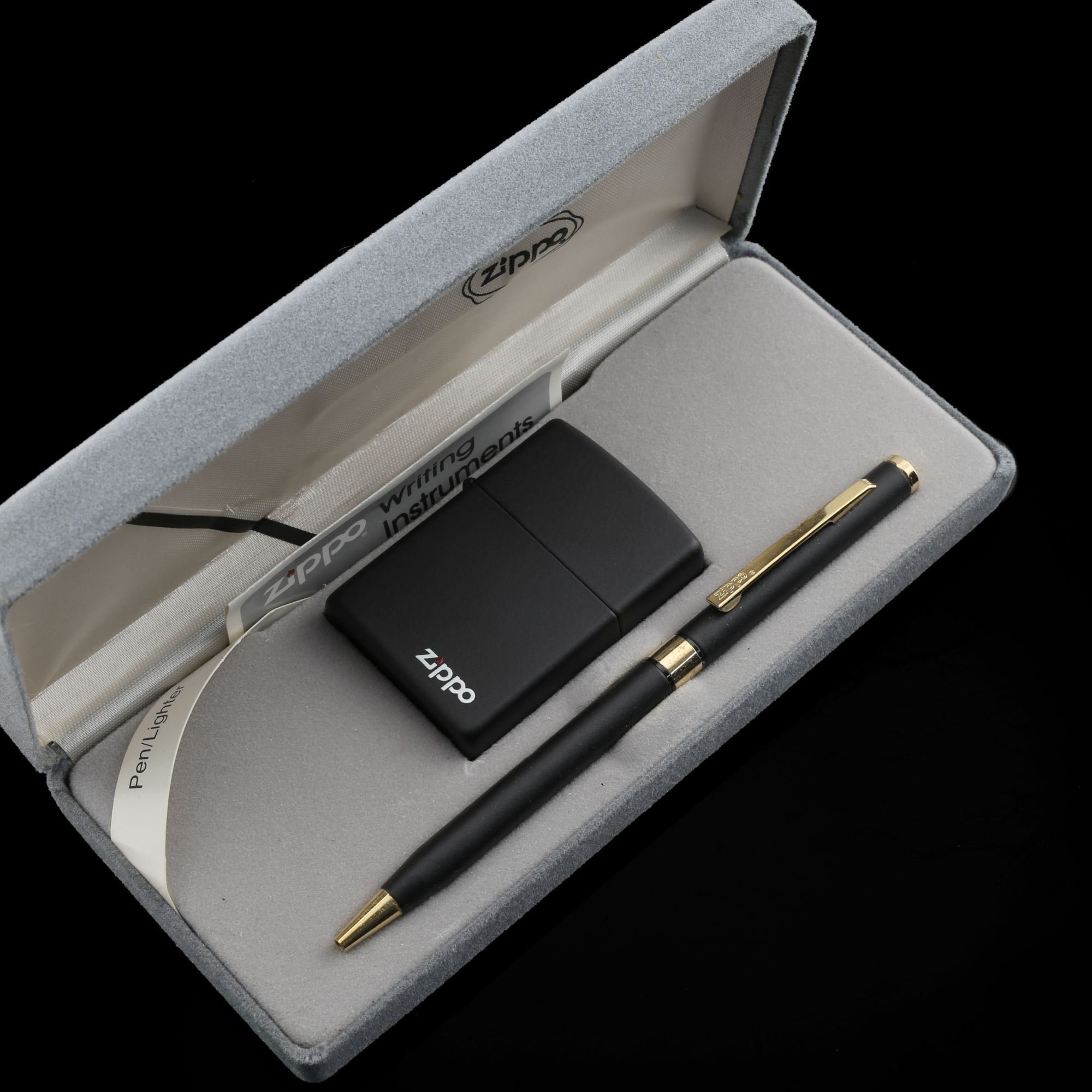 Zippo-BLACK-MATTE-LOGO-FULL-BOX-WITH-PEN-1991-limited-edition-kem-but-va-bat-lua-san-pham-sieu-hiem-doc-dao
