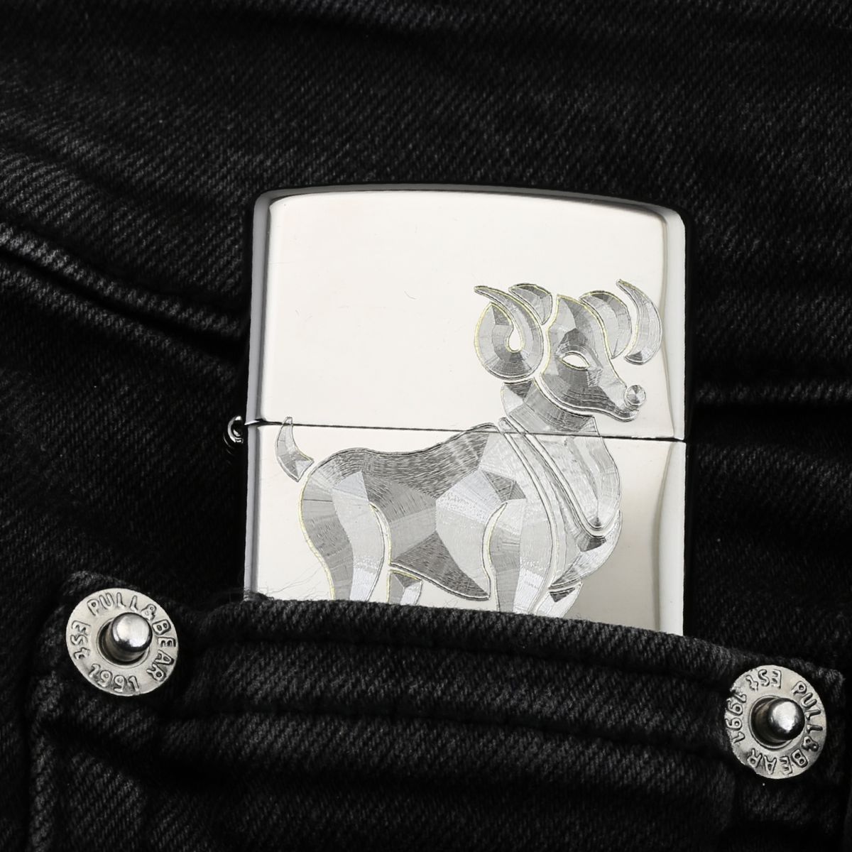 Zippo Khắc 12 Cung Hoàng Đạo Bạch Dương - Aries nhỏ gọn bền bỉ