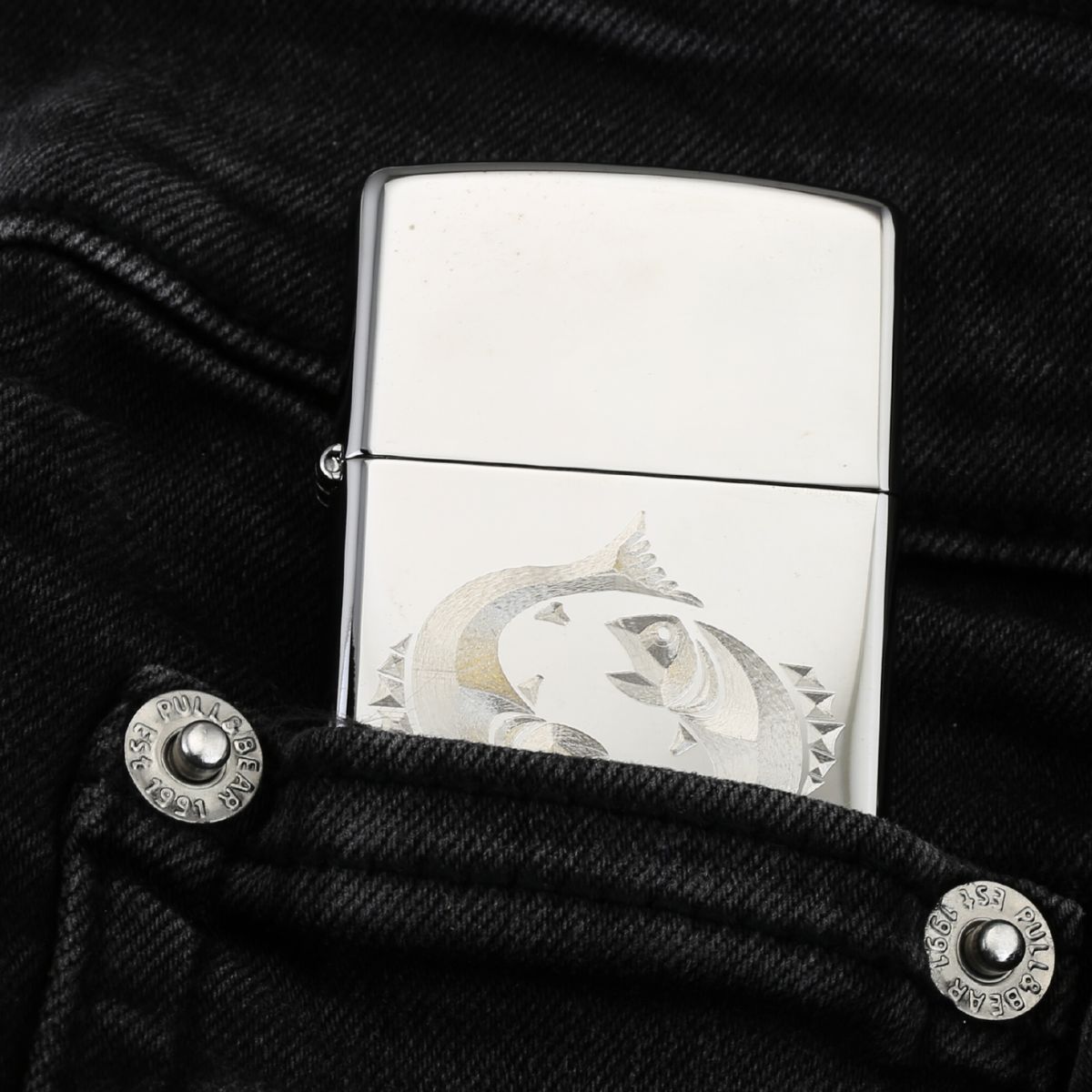 Zippo Khắc 12 Cung Hoàng Đạo Song Ngư - Pisces nhỏ gọn bền bỉ