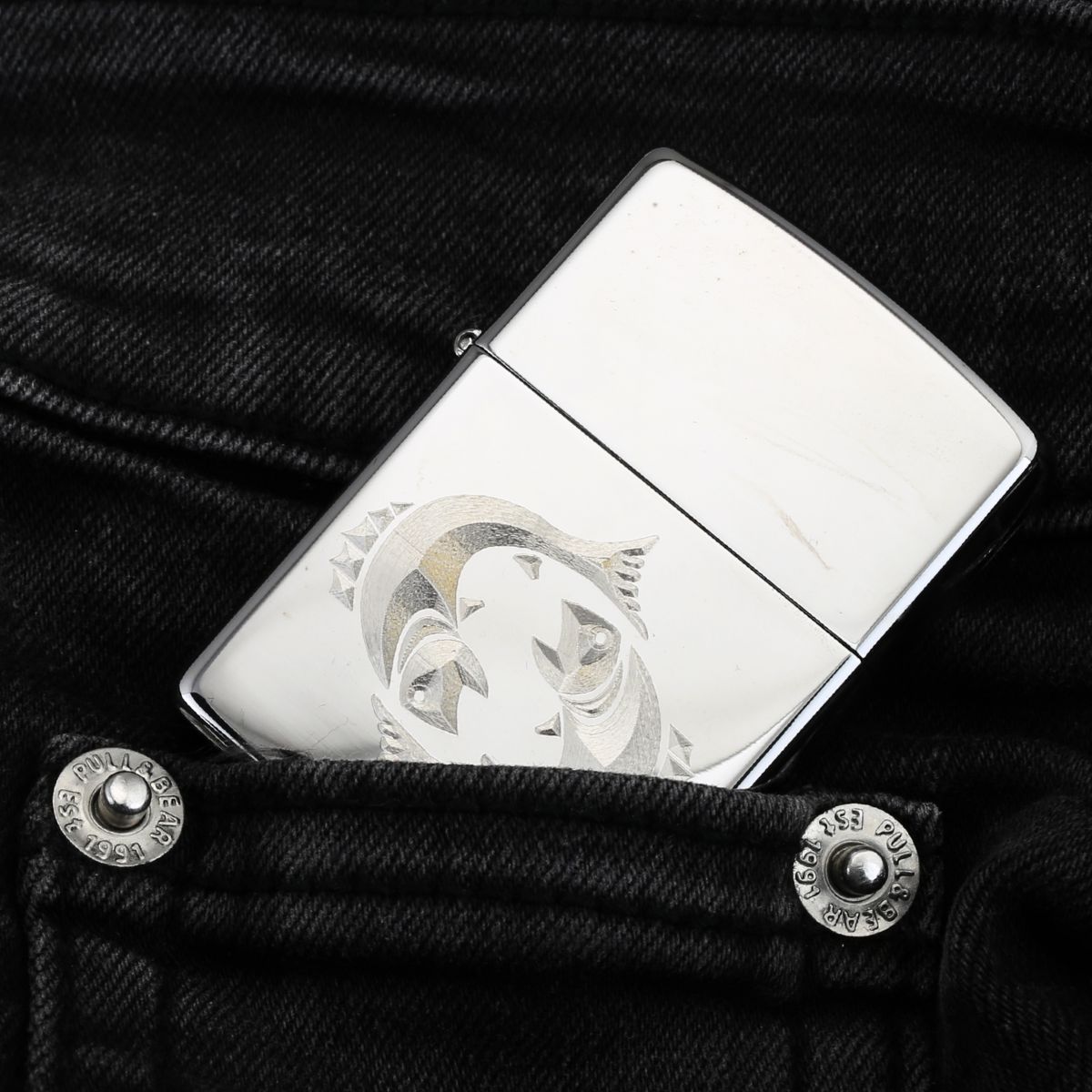 Zippo Khắc 12 Cung Hoàng Đạo Song Ngư - Pisces