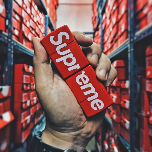 Zippo Supreme SS18 - Hàng Chính Hãng Supreme x Zippo mau do red