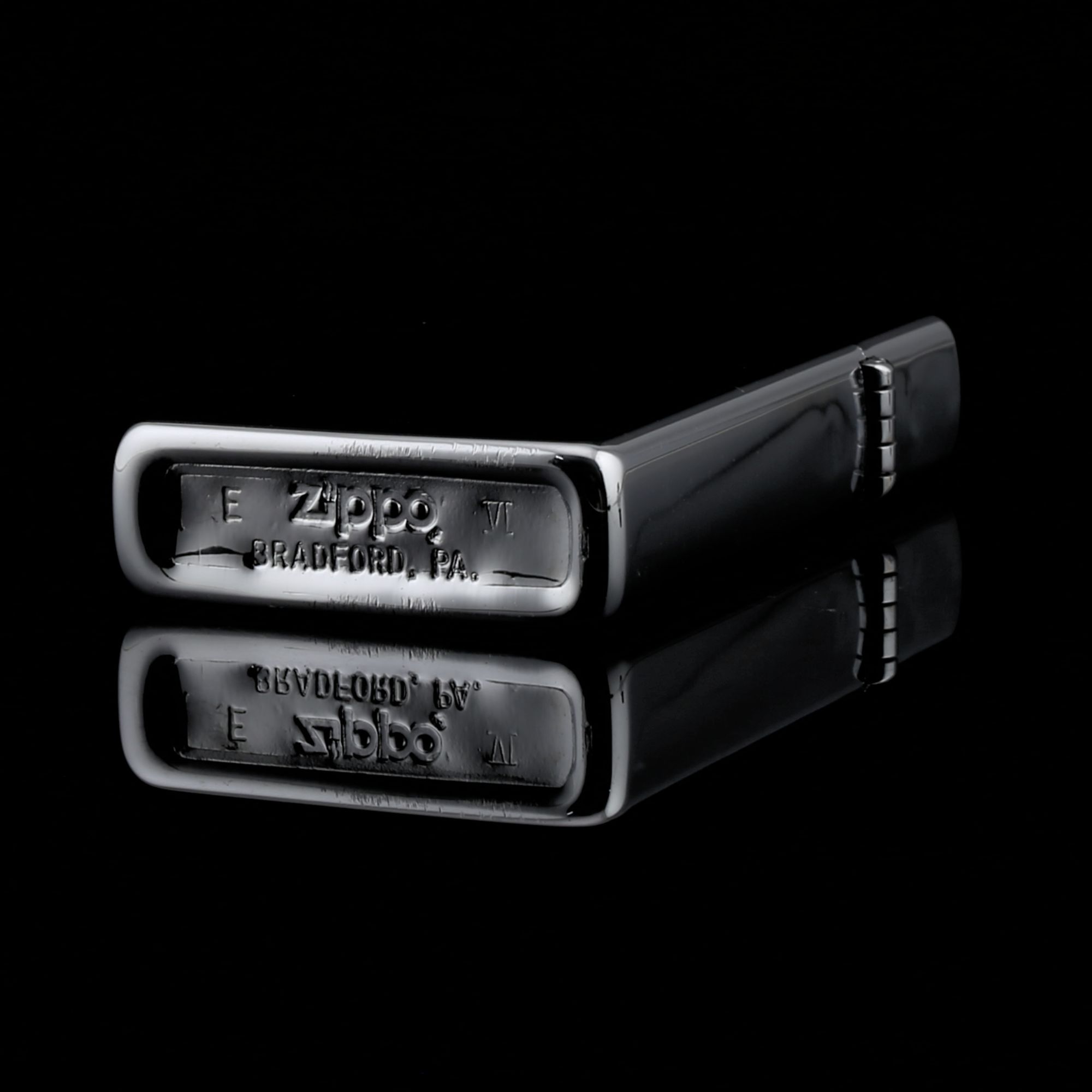 Zippo-ENGRAVE-HIGH-POLISH-SLIM-1990-zippo-chinh-hang-my-cua-hang-uy-tin-tai-sai-gon-binh-thanh-go-cap-phu-nhuan-mua-zippo-uy-tn-tai-sai-gon