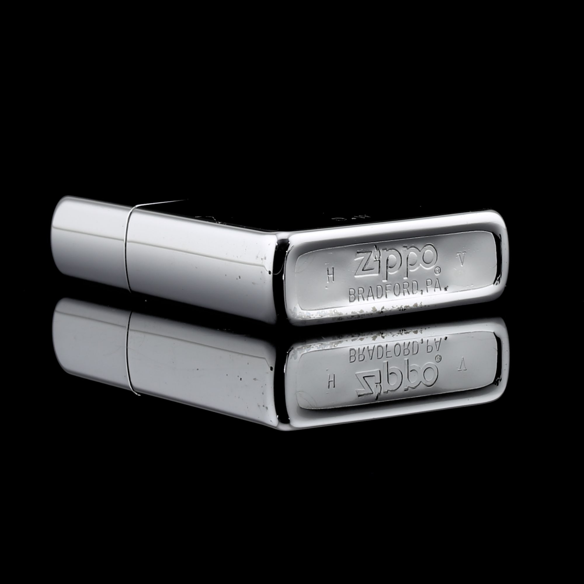 Zippo-NATIONAL-DEFENSEN-ACEDEMY-JAPAN-H-V-1898-zippo-thoi-chien-gia-tri-suu-tam-cao-quy-hiem-nhat-viet-nam