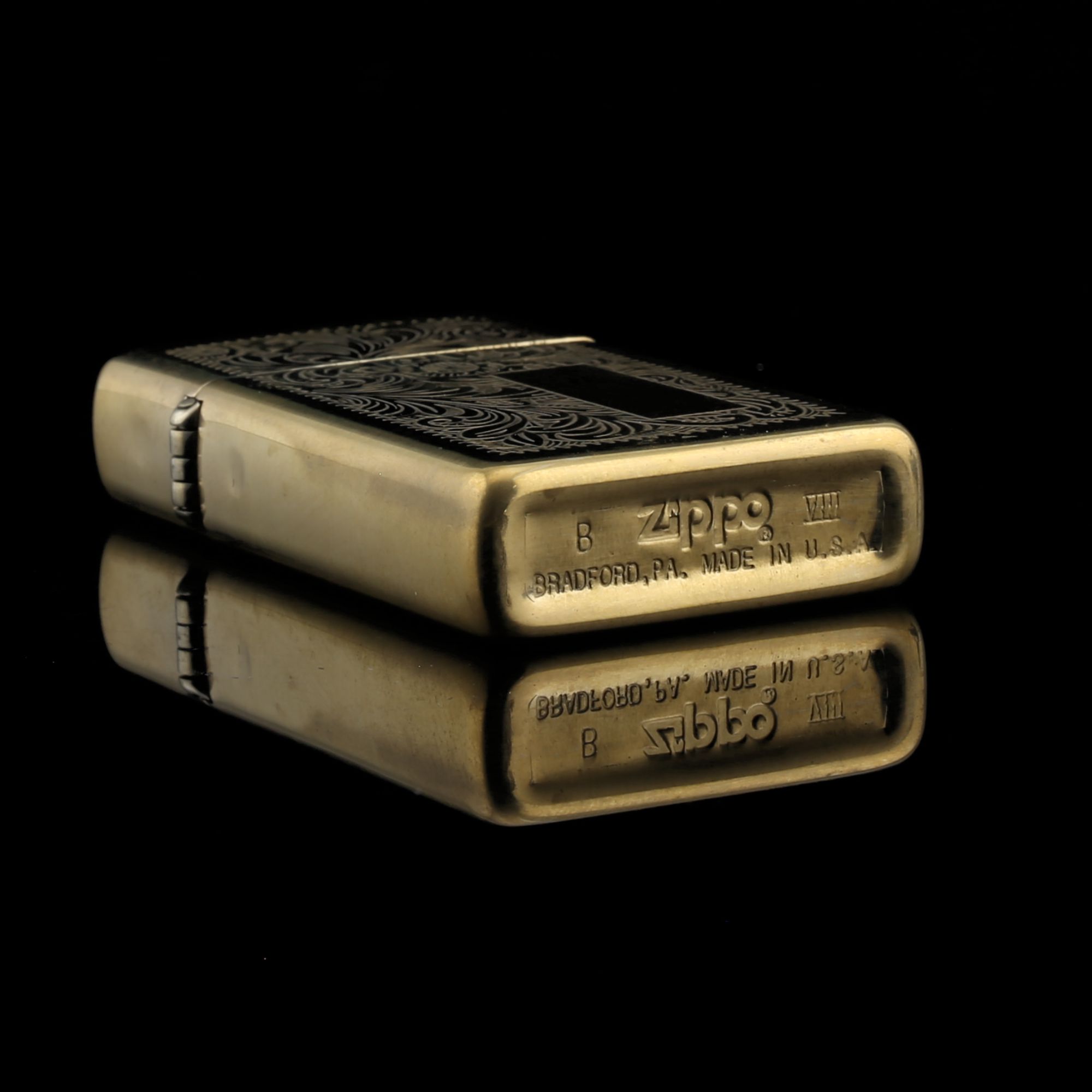 Zippo-slim-GOLD-FLOWER-VETENIAN-1992-hoa-tiet-hoa-vang-zippo-vang-tinnh-te-nho-gon-gia-tri-suu-tam-cao-zippo-la-ma-co-gia-tri-cao