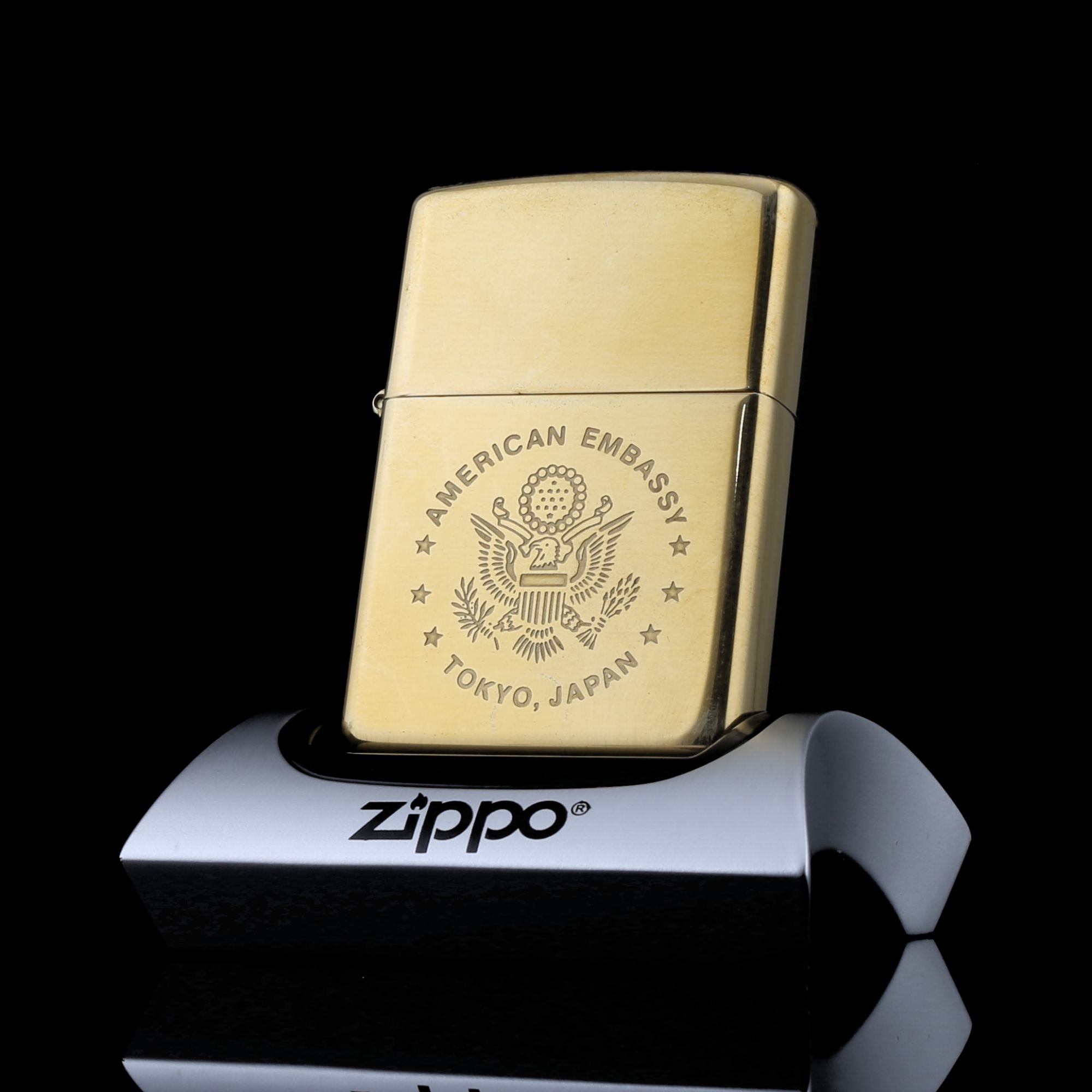 Zippo-AMERICAN-EMBASSY-TOKYO-JAPAN-XIV-I-1998-zippo-la-ma-dong-nguyen-khoi-vang-dong-chinh-hang-my