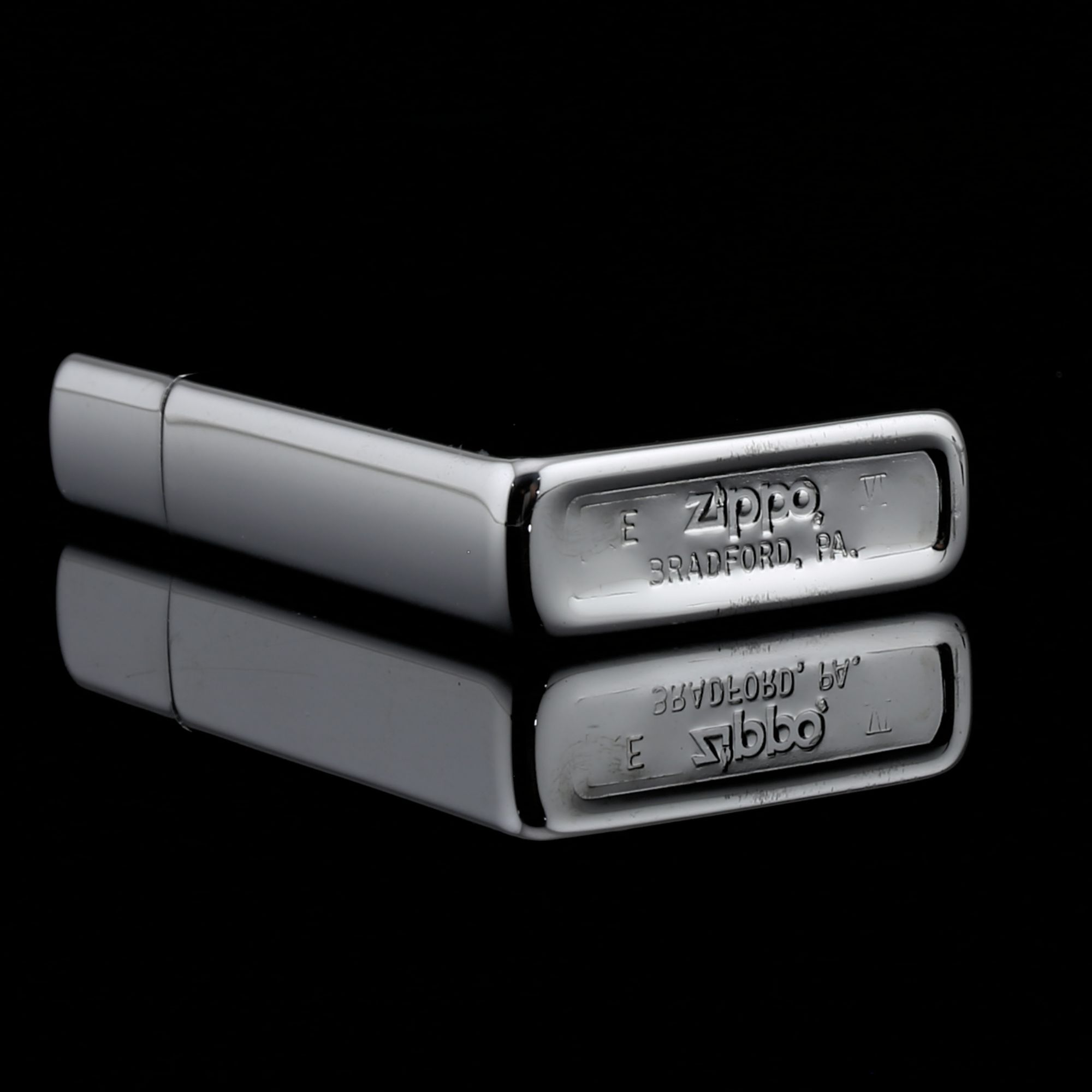 Zippo-ENGRAVE-HIGH-POLISH-SLIM-1990-zippo-chinh-hang-my-cua-hang-uy-tin-tai-sai-gon-binh-thanh-go-cap-phu-nhuan-mua-zippo-uy-tin-tai-sai-gon