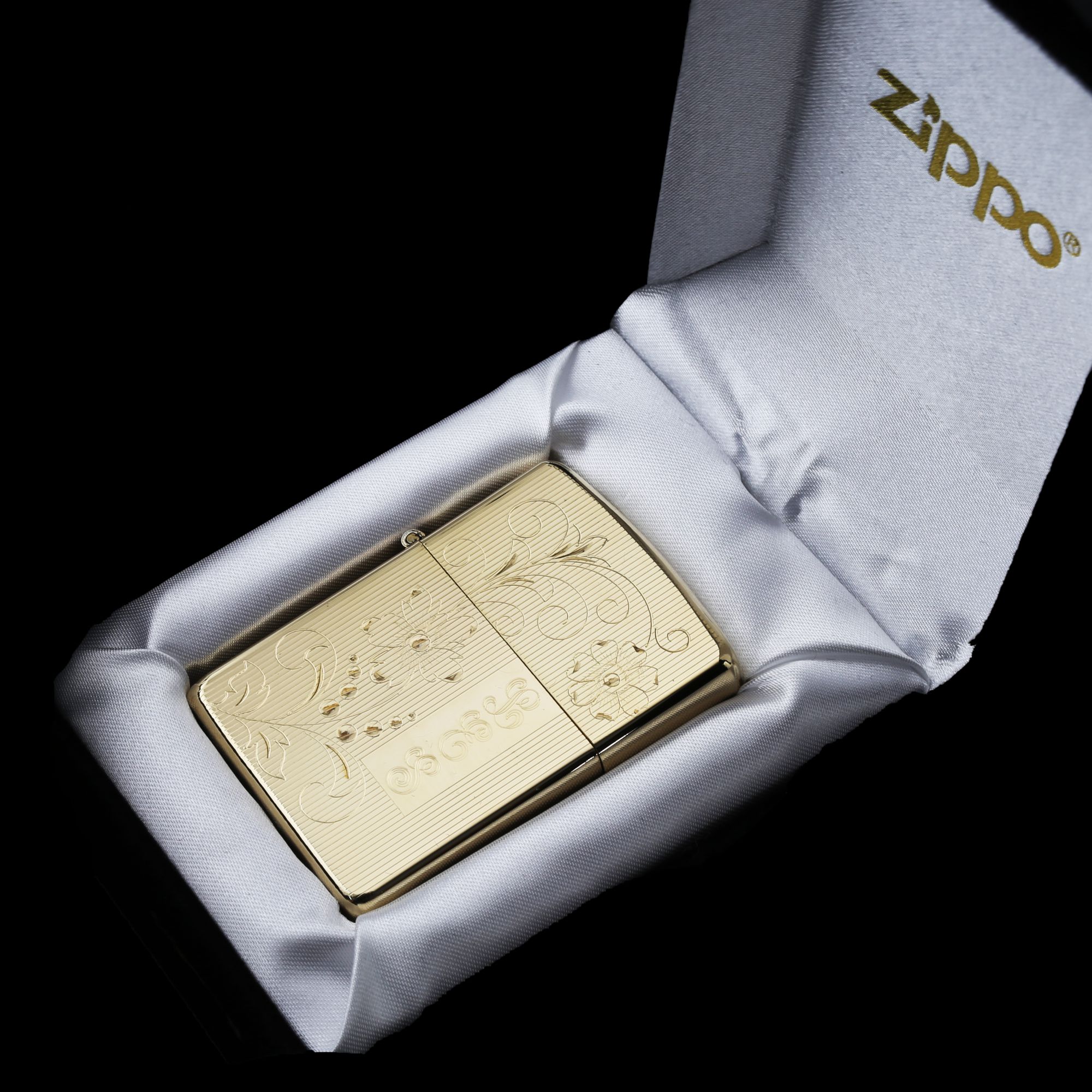 Zippo-vang-phu-dong-nguyenn-khoi-10k-1965-gia-tri-suu-tam-cuc-ky-cao-gold-plate-hop-nhung-cuc-sang-trong-cua-hang-zippo-chinh-hang-viet-nam