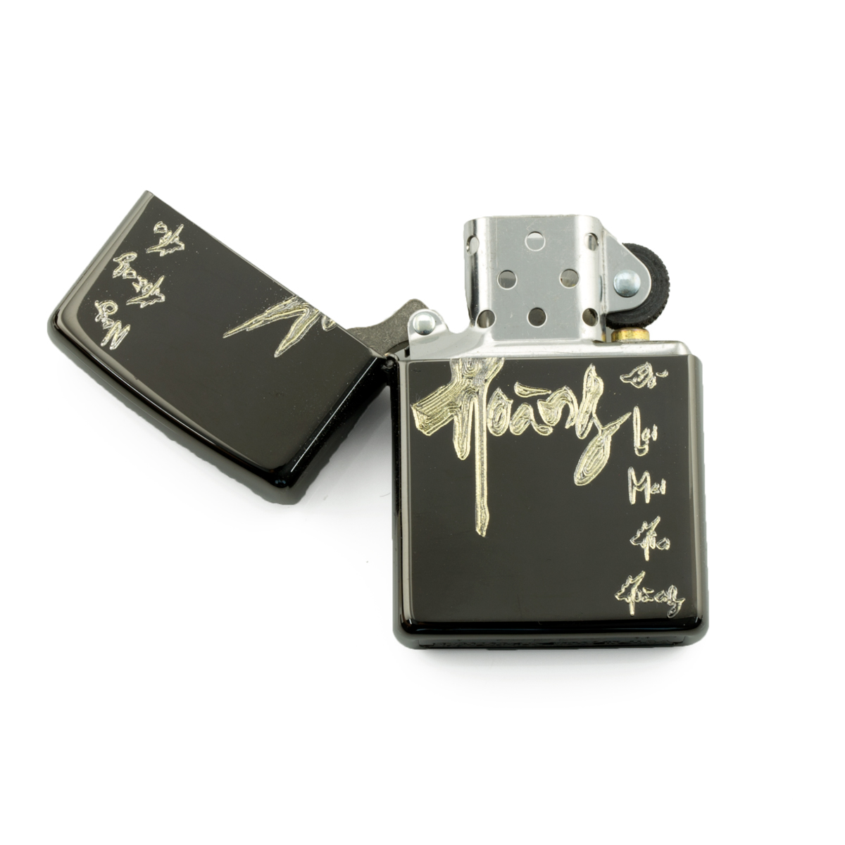 zippo-chinh-hang-khac-ten-hoang