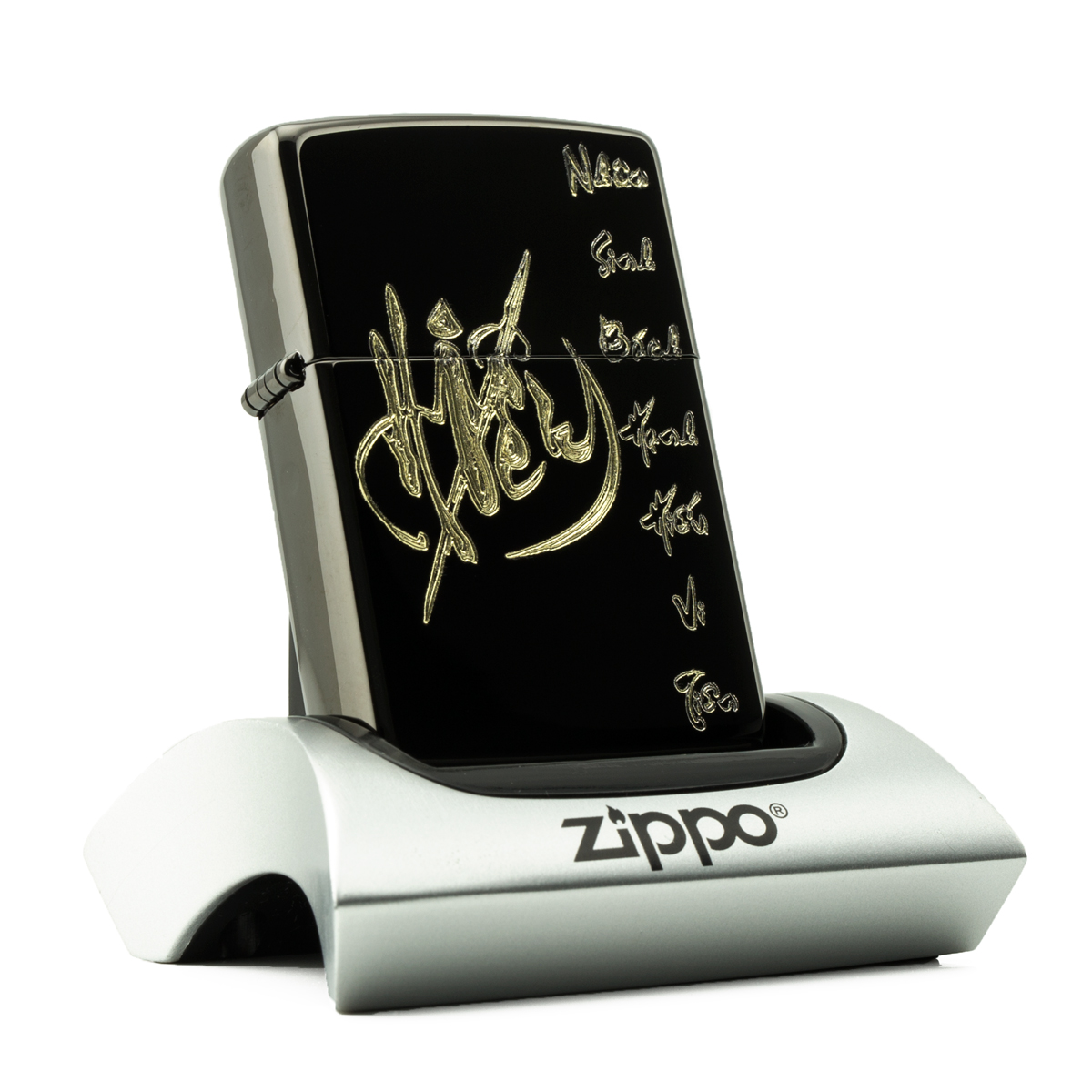 zippo-khac-tay-chu-hieu