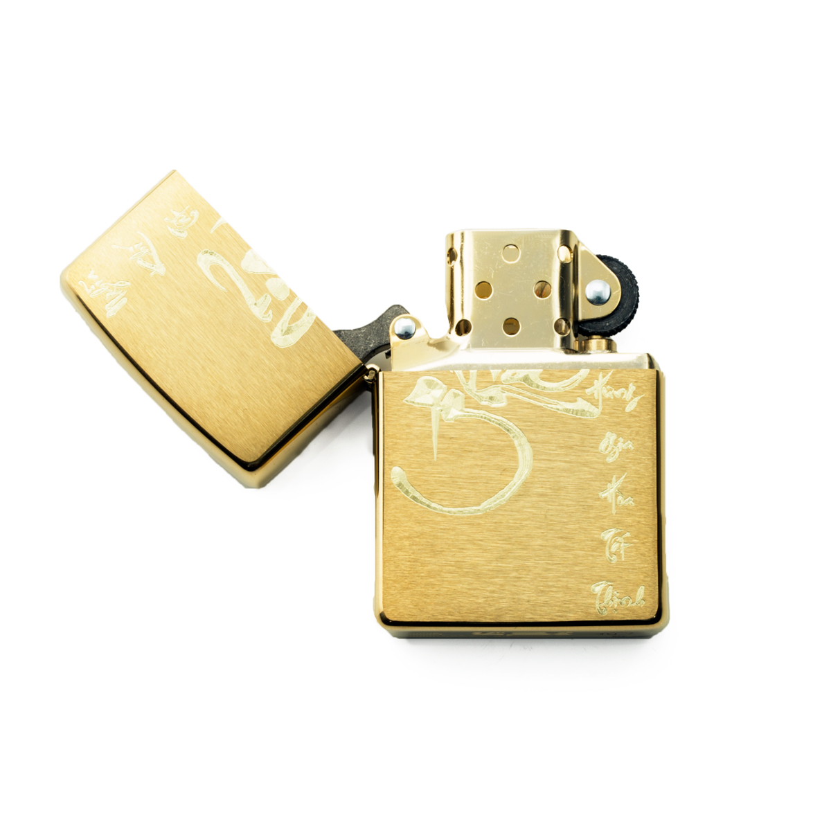 zippo-dong-khac-chu-nghia