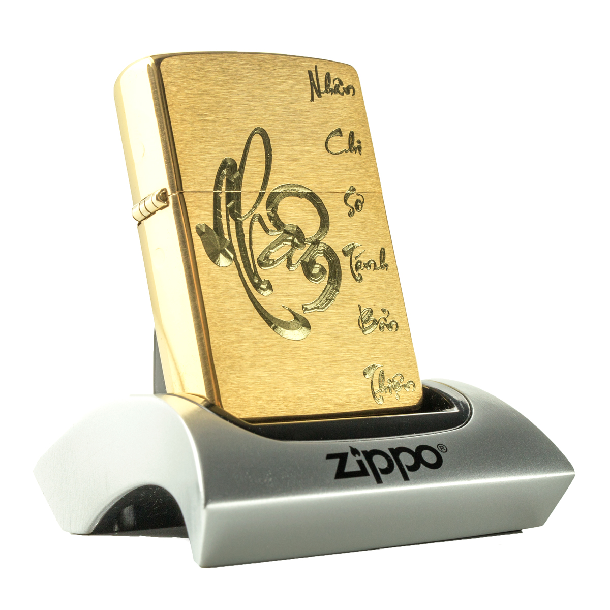 zippo-chu-nhan