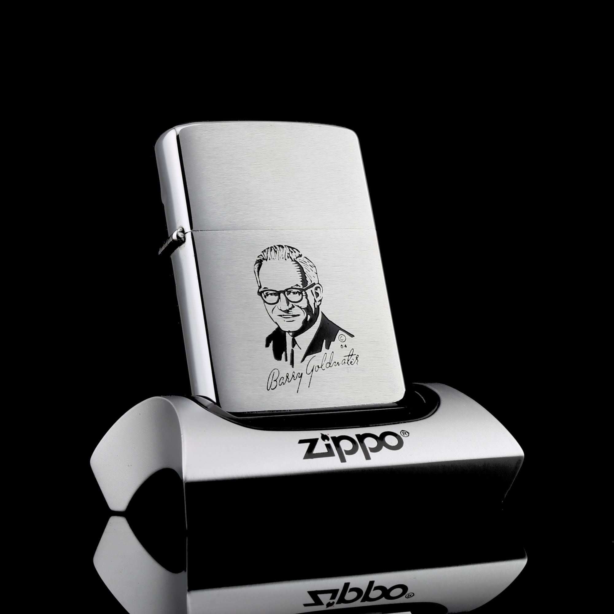 Zippo-co-dien-in-hinh-ong-to-zippo-196-sieu-hiem-moi-100%-chua-qua-su-dung-co-dien