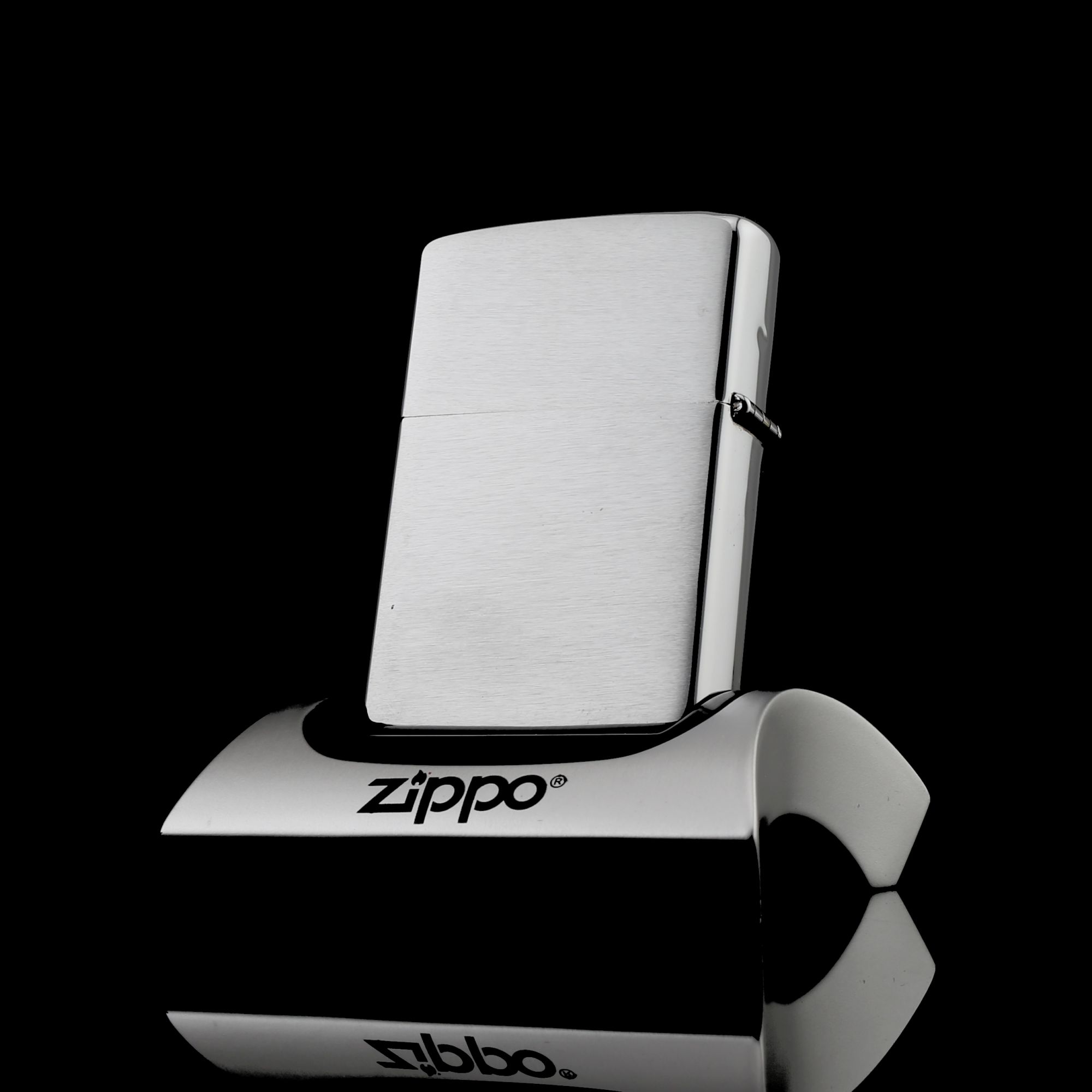 Zippo-co-dien-in-hinh-ong-to-zippo-196-sieu-hiem-moi-100%-chua-qua-su-dung-cua-hang-zippo-chinh-hang