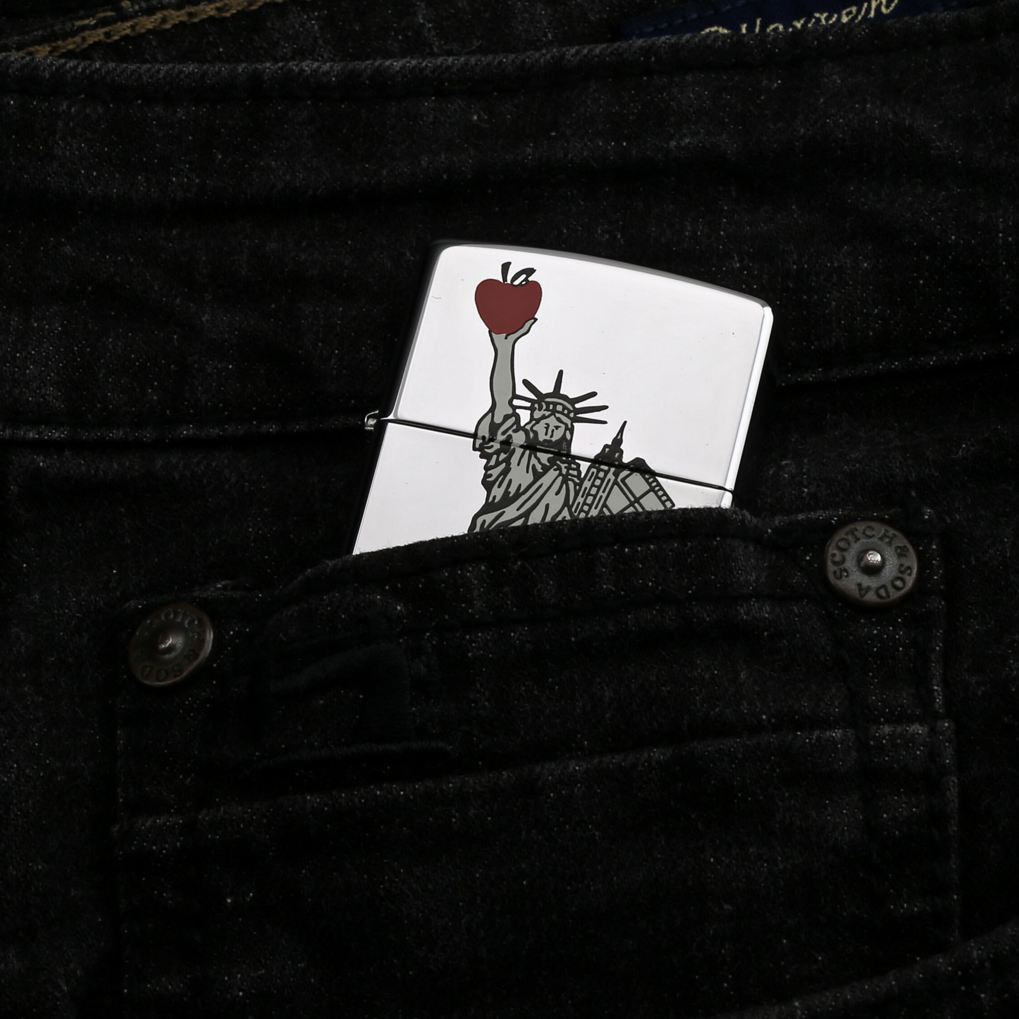 Zippo-LIBERY-CAR-NEW-YORK-PAINT-XII-1996-nu-than-tu-do-trai-tao-xe-vang-yellow-car-red-apple-phu-kien-dan-ong