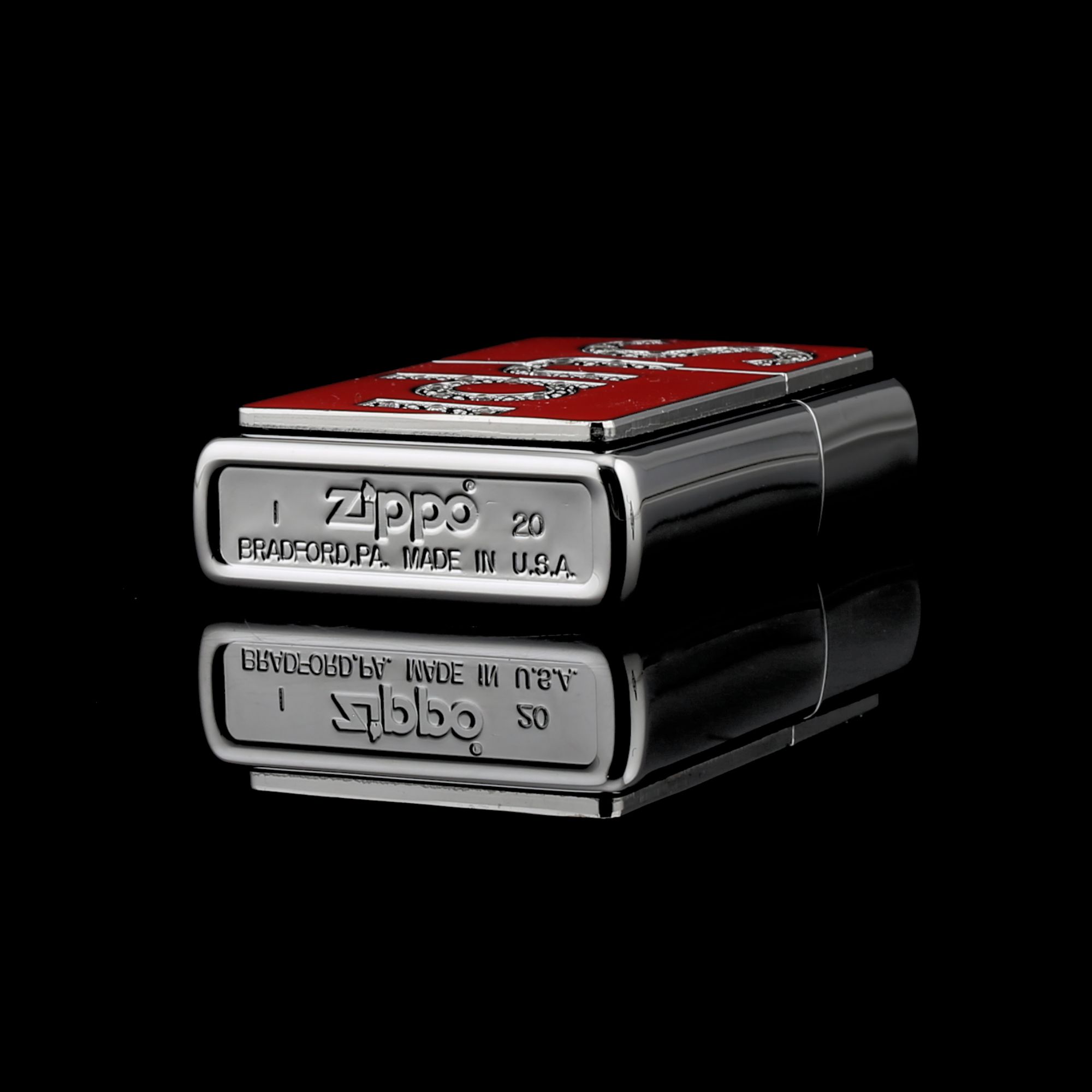 Zippo-SUPREME-EMBLE-2000-hype-beast-gia-tri-cao-gen-z-gioi-tre-rich-kid-sieu-hiem