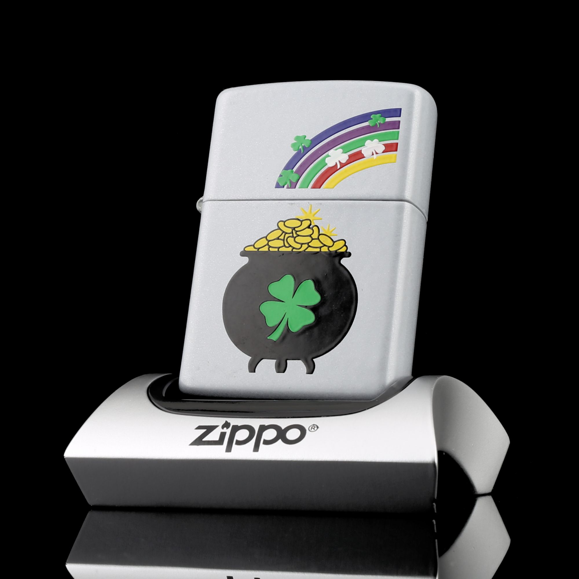 Zippo-LUCKY-LEAF-RAINBOW-GOLD-XVI-2000-zippo-co-la-ma-cau-vong-co-ba-la-may-man-tui-vang-phong-thuy-may-man