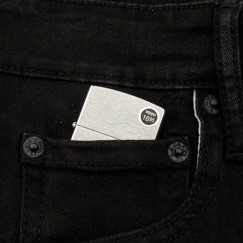 may-lua-zippo-u-s-marine-emblem-brushed-chrome-huy-hieu-thuy-quan-luc-chien-my-op-noi