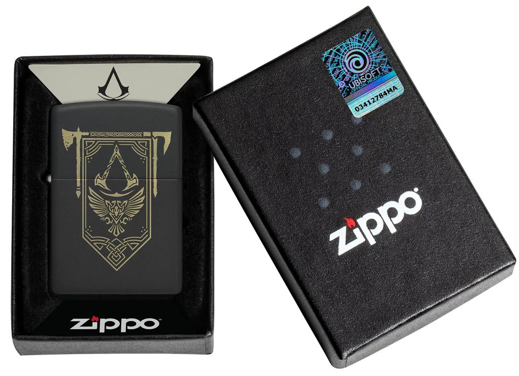 bat-lua-zippo-48669-assassin's-creed®-valhalla-engraved-black-matte-logo-khac-sat-thu-game