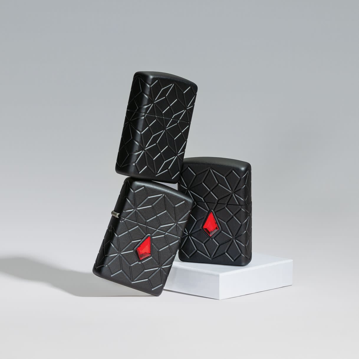 bat-lua-zippo-46756-armor-red-crystal-design