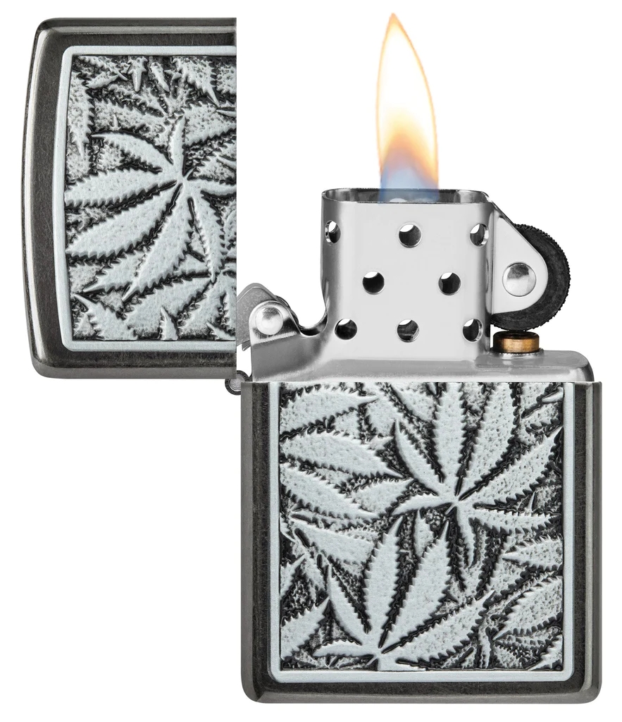 bat-lua-zippo-48123-cannabis-emblem-design-mau-den-op-noi-co-7-la