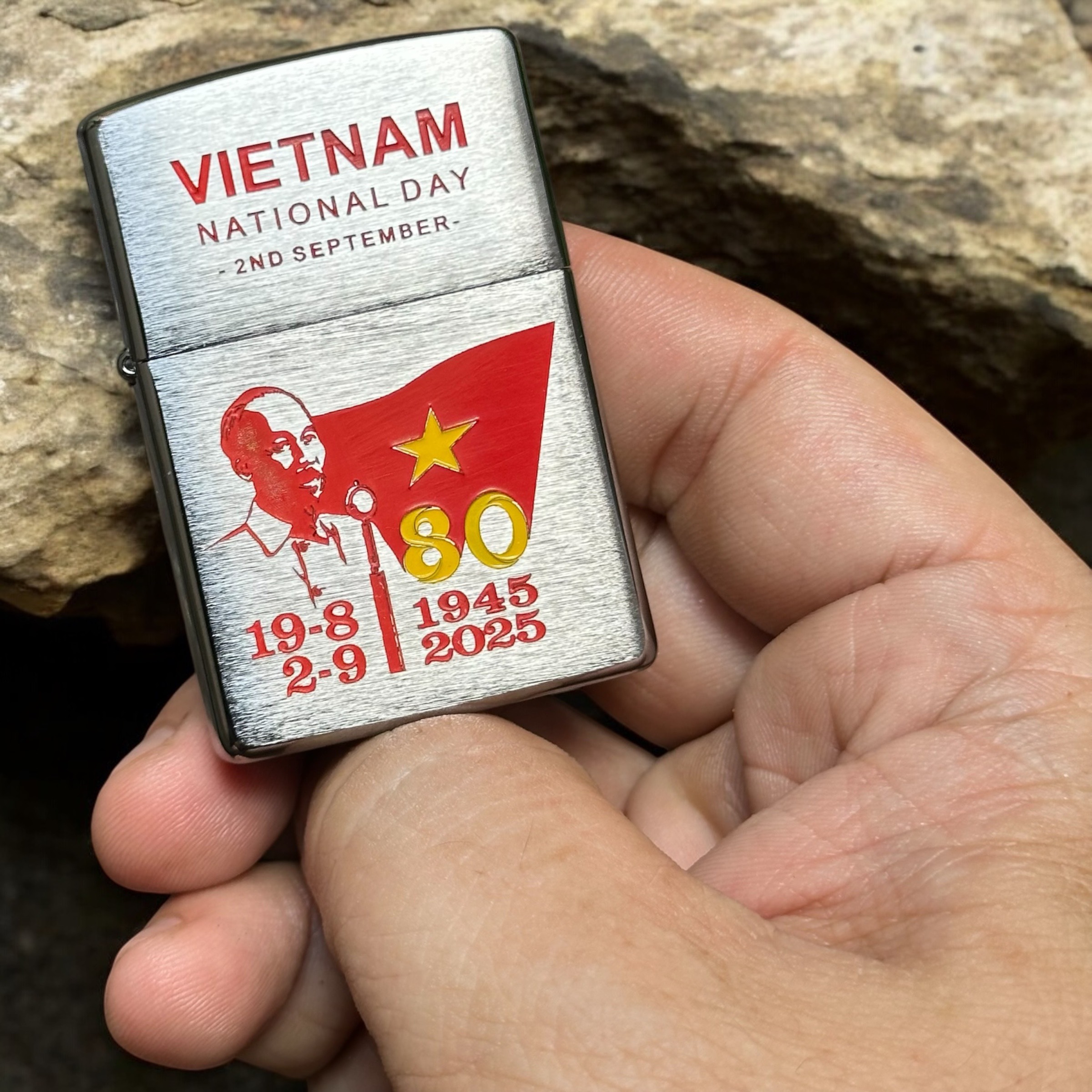 hop-quet-zippo-ky-niem-80-nam-quoc-khanh-viet-nam