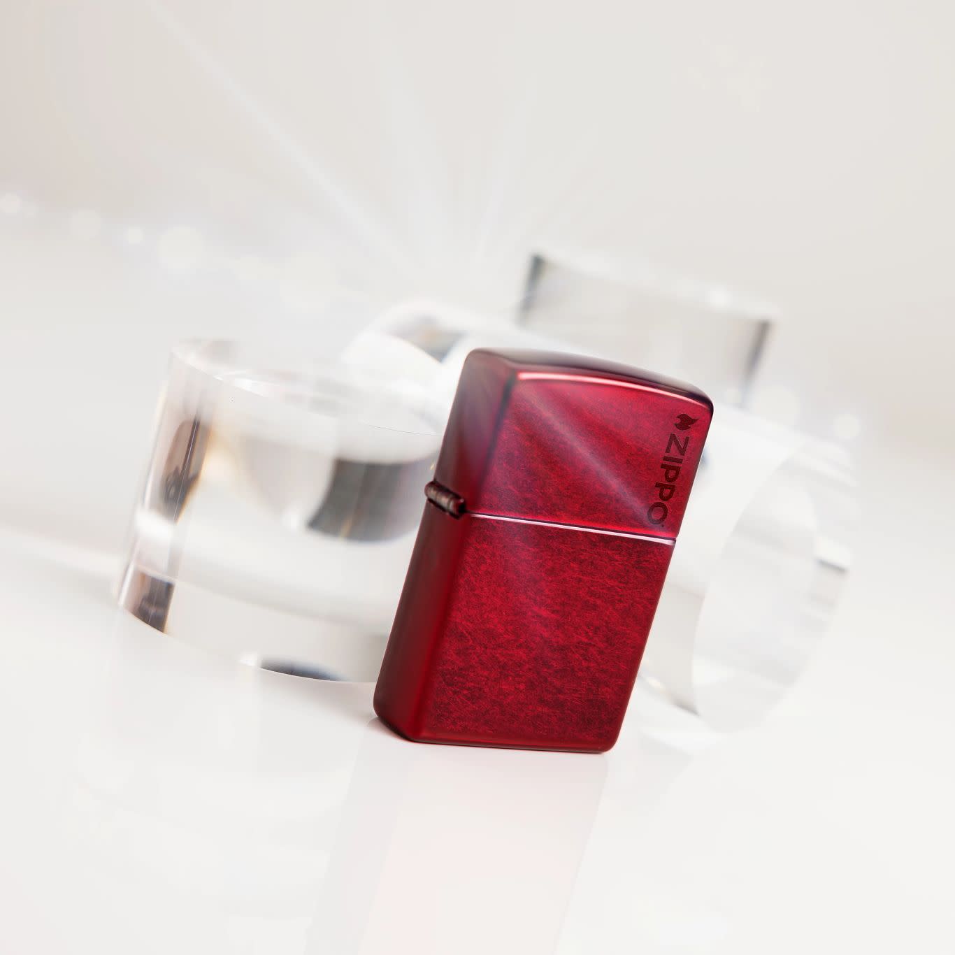 bat-lua-zippo-son-tinh-dien-mau-do-keo-tao-co-logo