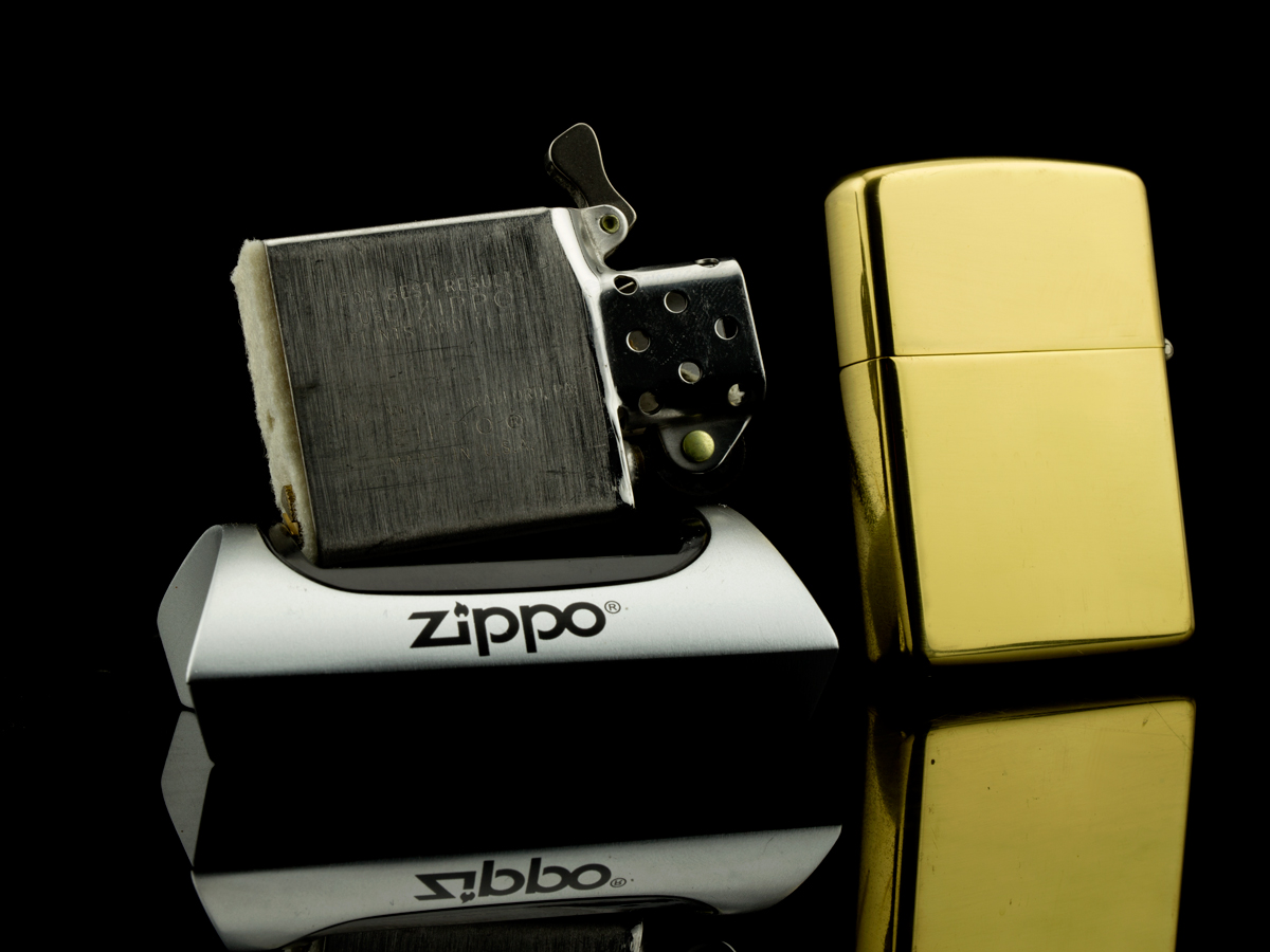 bat-lua-zippo-1958-dong-nguyen-khoi-sieu-hiem-tron-bong-qua-tang-thay-co