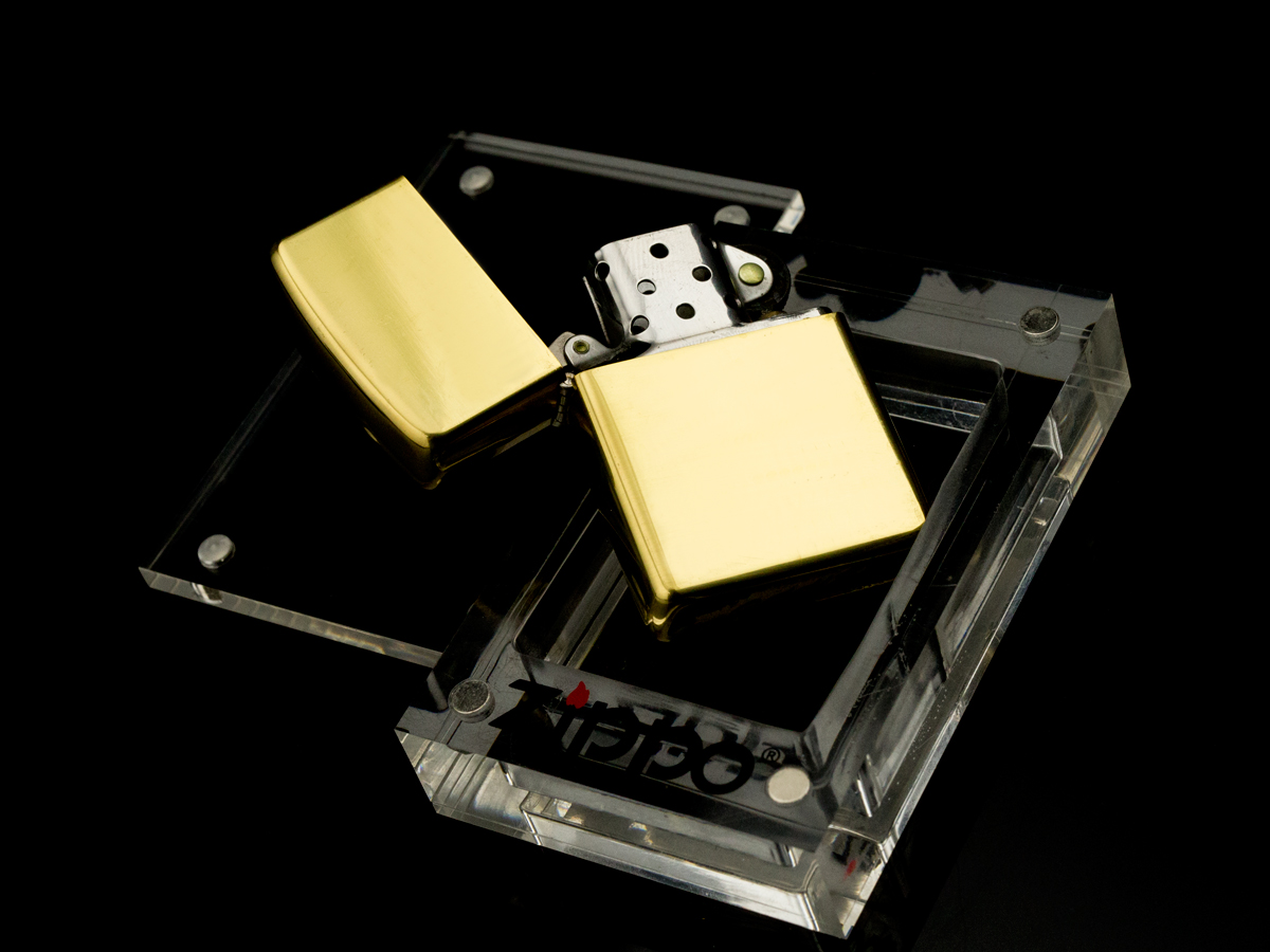 bat-lua-zippo-1958-dong-nguyen-khoi-sieu-hiem-tron-bong-qua-bieu-sep