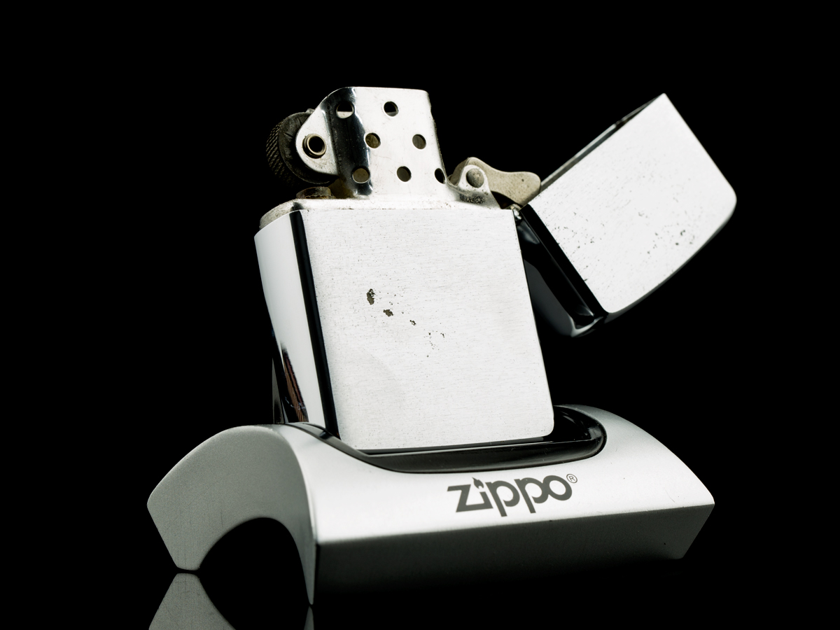 bat-lua-zippo-19590-chu-xeo-8-cham-pat2517191-chrome-tron-troc-nhe-qua-tang-sinh-nhat-cha