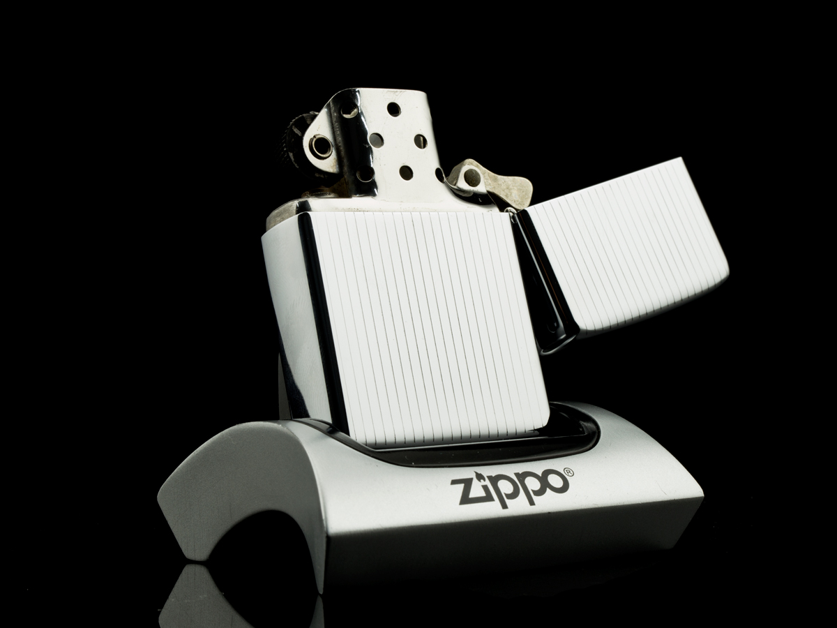 may-lua-zippo-1961-chu-xeo-5-cham-pat2517191-chrome-soc-tron