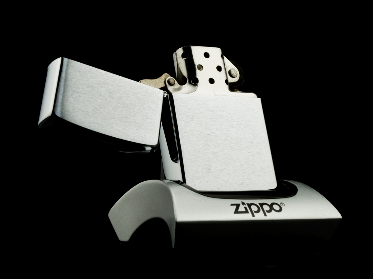 bat-lua-zippo-1984-6-gach-xeo-chrome-nham-tron-hang-co-quy-hiem