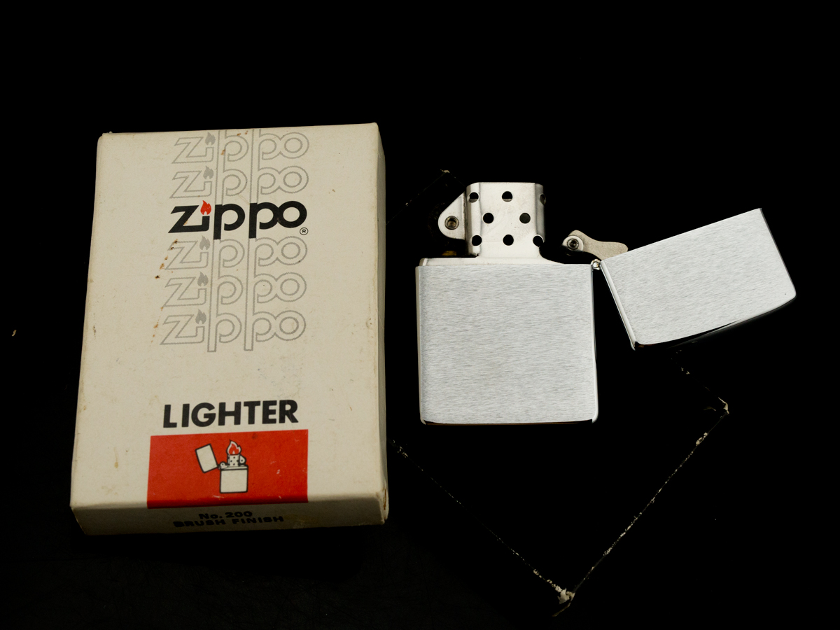 bat-lua-zippo-1984-6-gach-xeo-chrome-nham-tron-tim-zippo-theo-tuoi