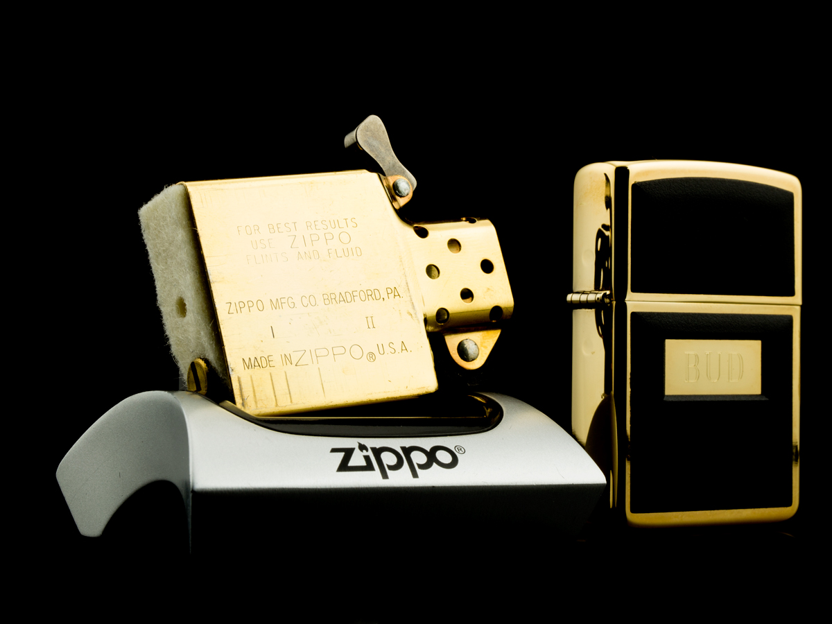 may-lua-zippo-1986-ultralite-ma-vang-22K-qua-bieu-tan-gia