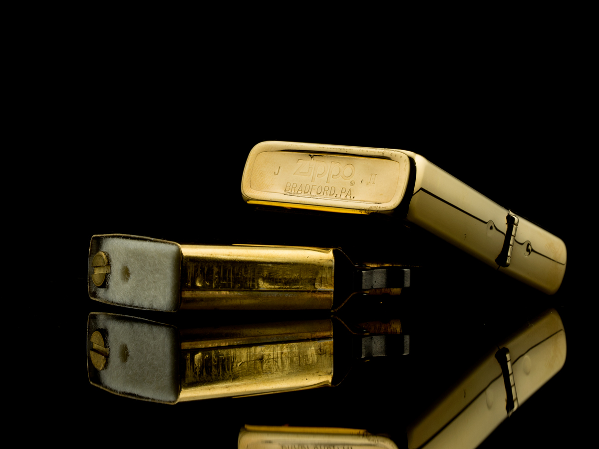 may-lua-zippo-1986-ultralite-ma-vang-22K-qua-tang-giam-doc