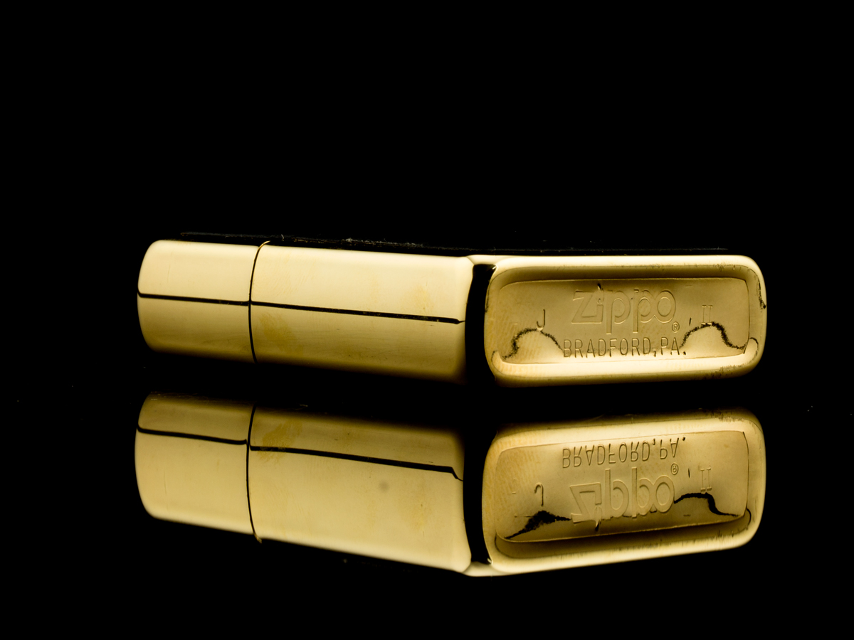 may-lua-zippo-1986-ultralite-ma-vang-22K-qua-bieu-sep