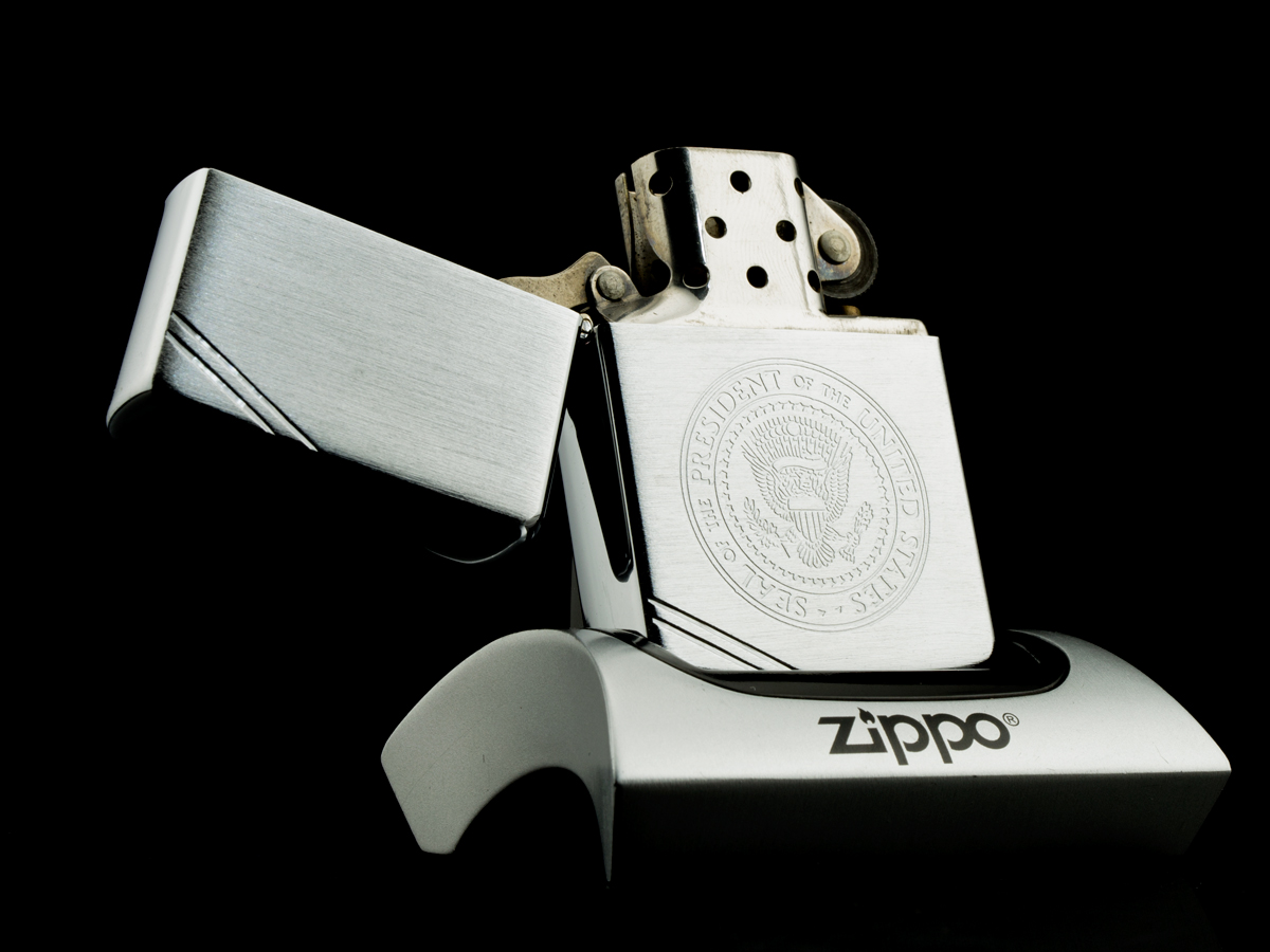 hop-quet-zippo-1986-vintage-huy-hieu-tong-thong-my-sieu-hiem