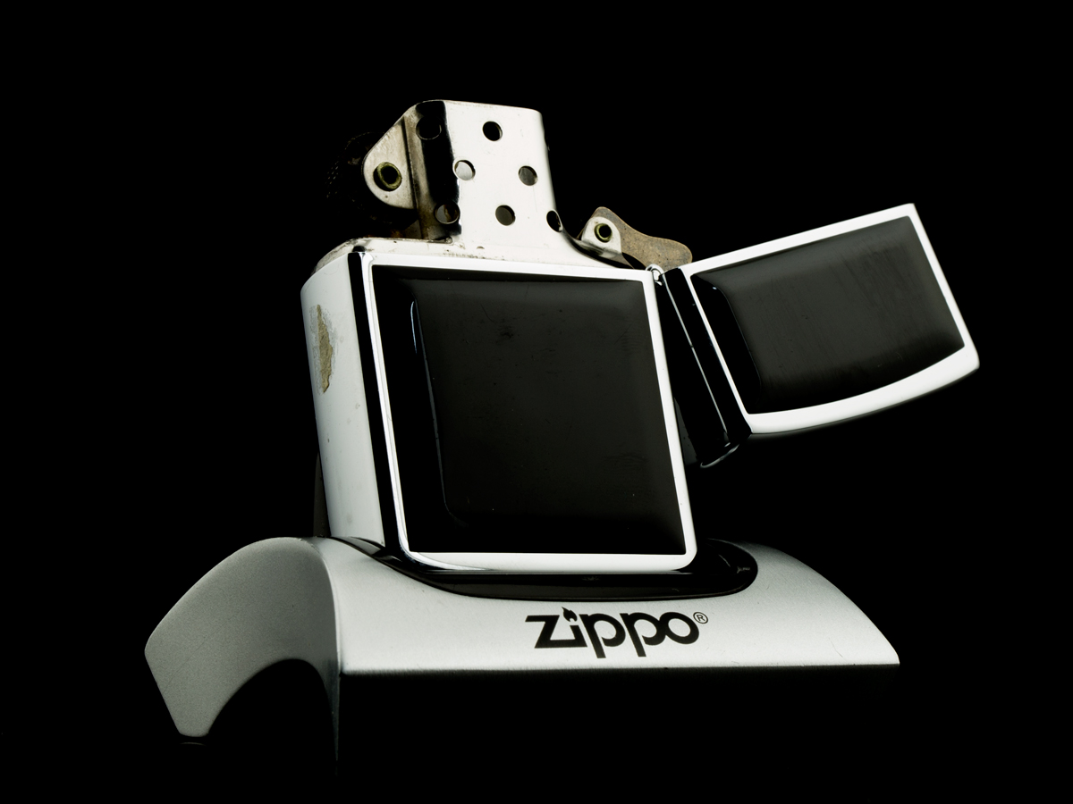 bat-lua-zippo-1987-ultralite-op-noi-den-hang-op-noi