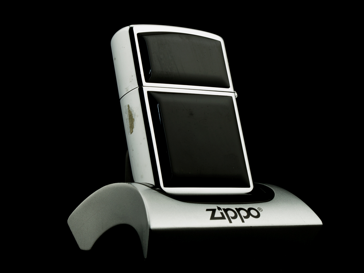 hop-quet-zippo-1987-ultralite-op-noi-den