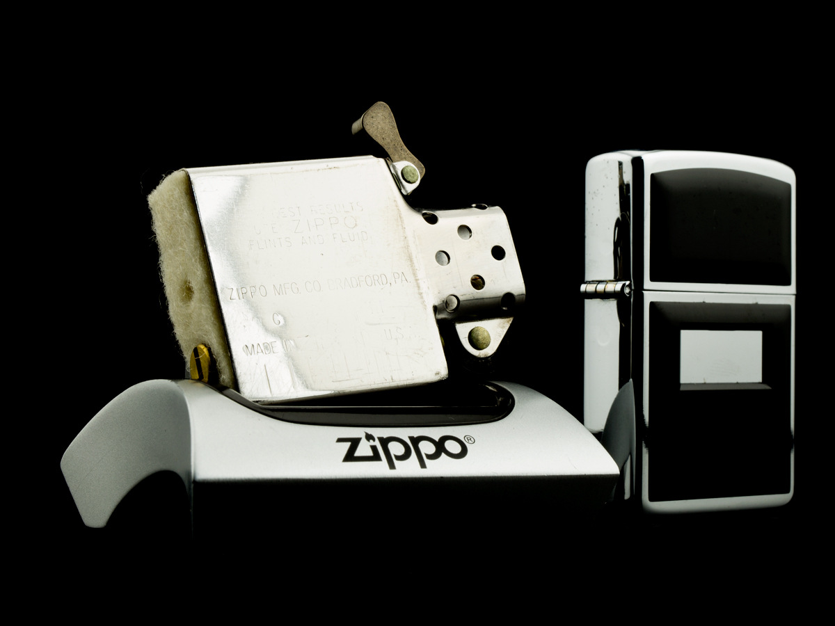 bat-lua-zippo-1987-ultralite-op-noi-den-hang-chuan-auth