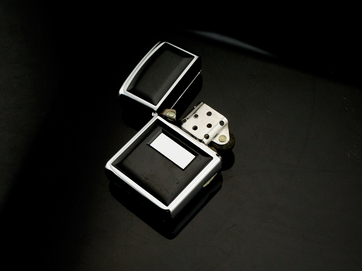 bat-lua-zippo-1987-ultralite-op-noi-den-hang-chinh-hang-my