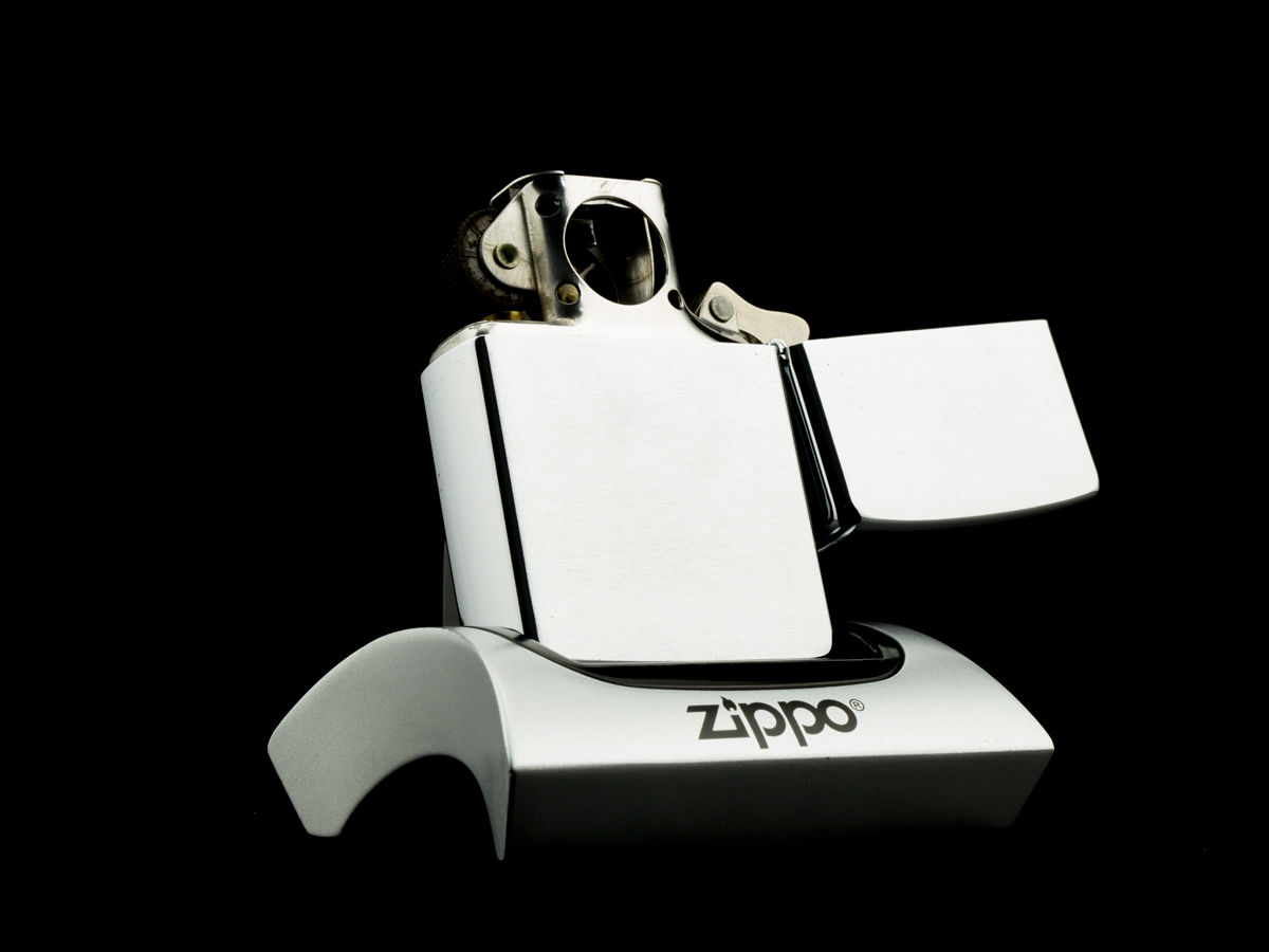 bat-lua-zippo-1989-hmp-magilligan-tau