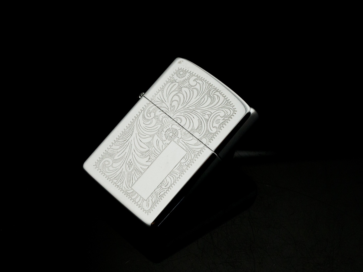 may-lua-zippo-1989-venetian-hoa-van-y-chrome-chu-xeo