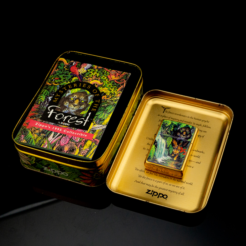 bat-lua-zippo-1995-mysteries-of-the-forest-solid-brass-bi-an-rung-xanh-hinh-con-bao