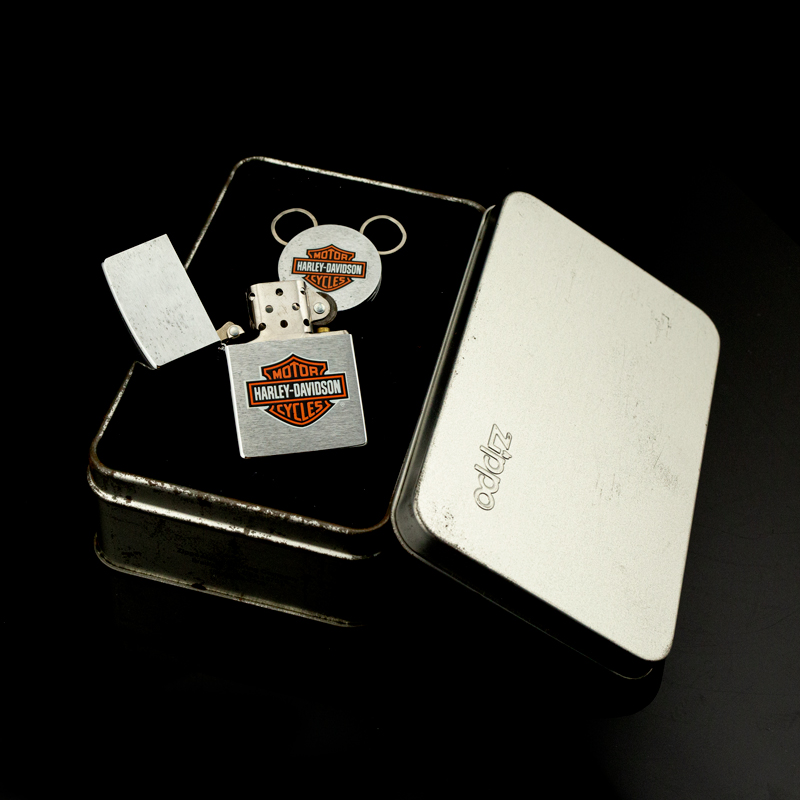 bat-lua-zippo-1997-harley-davidson-brushed-chrome-keychain-set-xiii-kem-moc-khoa