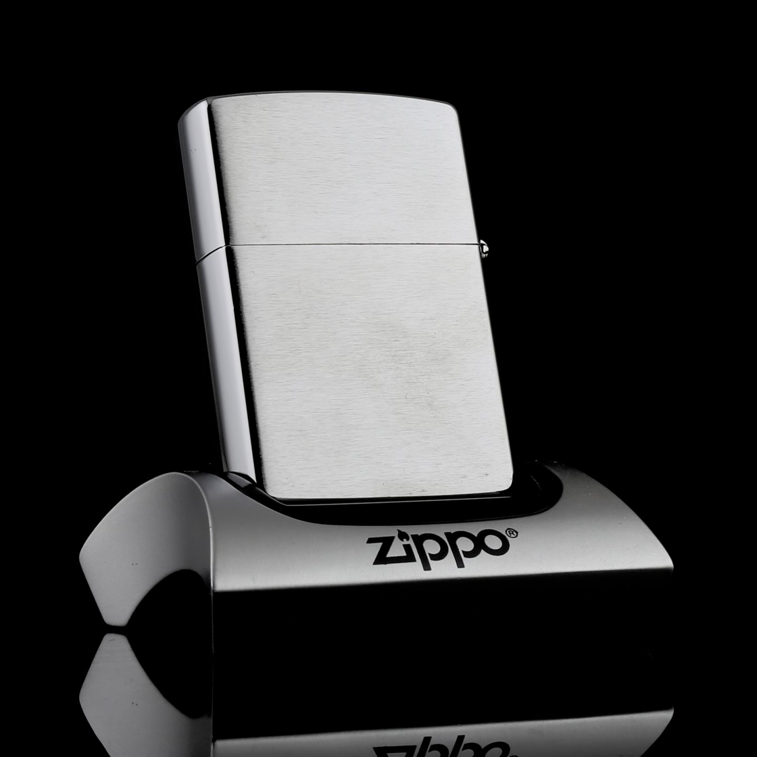 Zippo-Brush-Finish-Chrome-H-VIII-1992-hang-co-doc-la-sang-trong