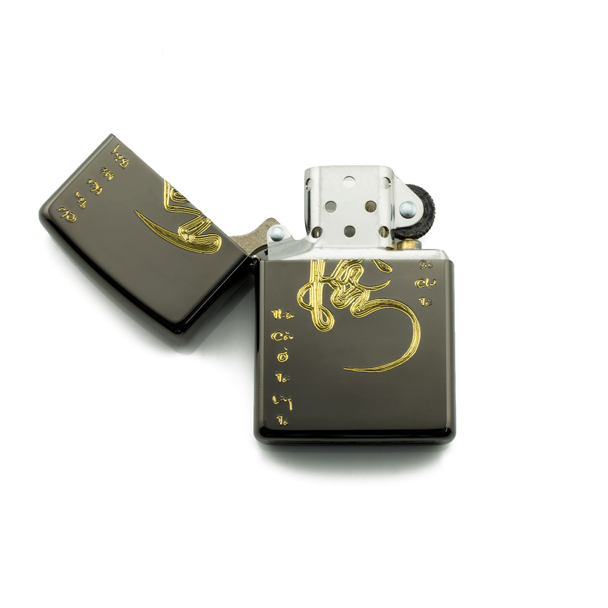 zippo-khac-tay-chu-tam-3