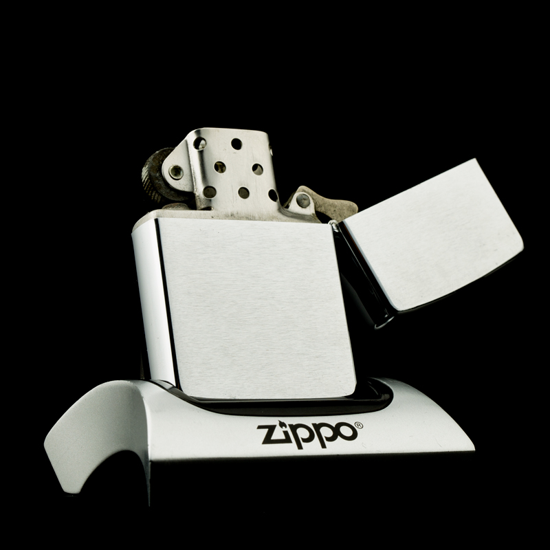 hot-quet-zippo-1980-canada-brushed-chrome-hiem