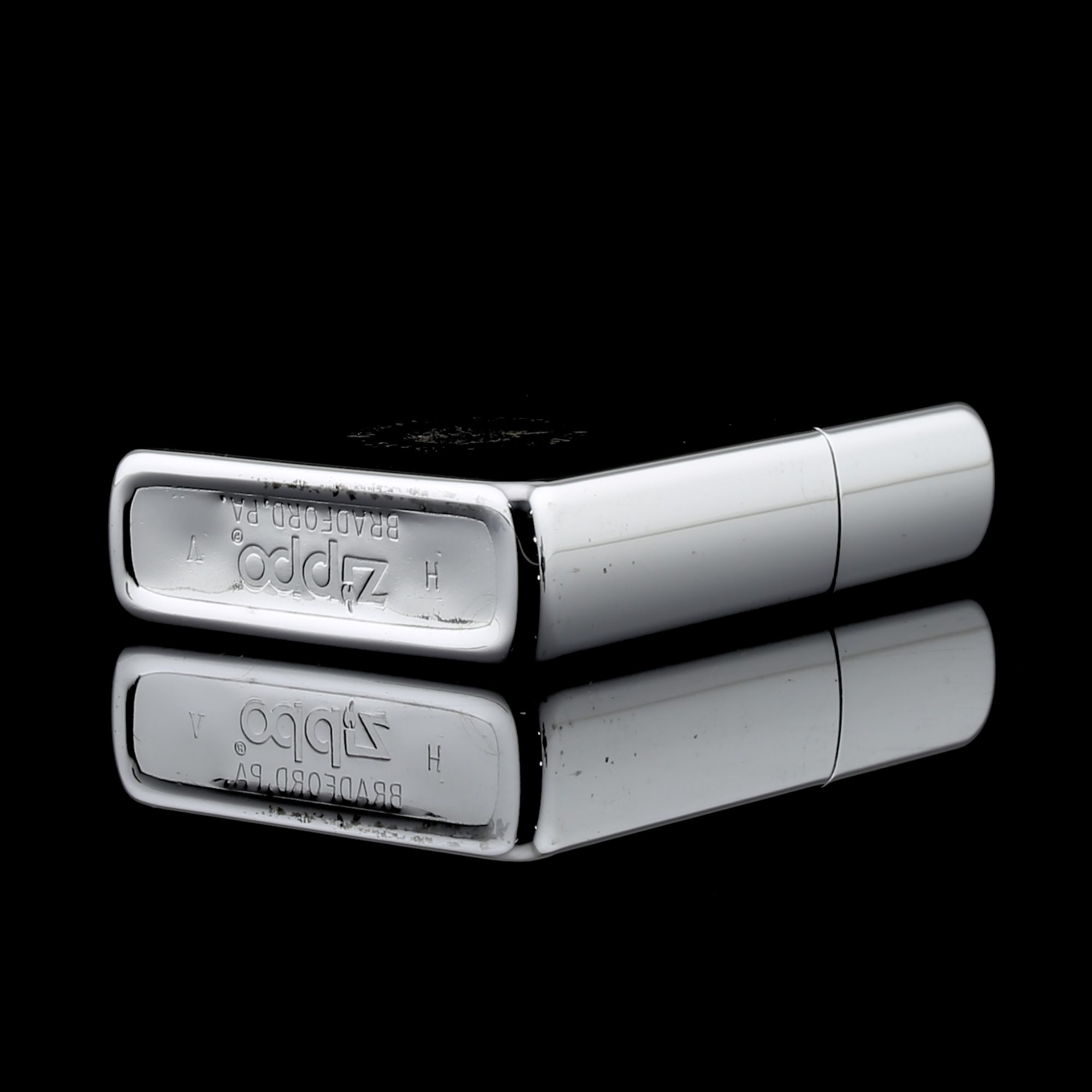 Zippo-NATIONAL-DEFENSEN-ACEDEMY-JAPAN-H-V-1898-zippo-thoi-chien-gia-tri-suu-tam-cao-viet-nam-cong-hoa