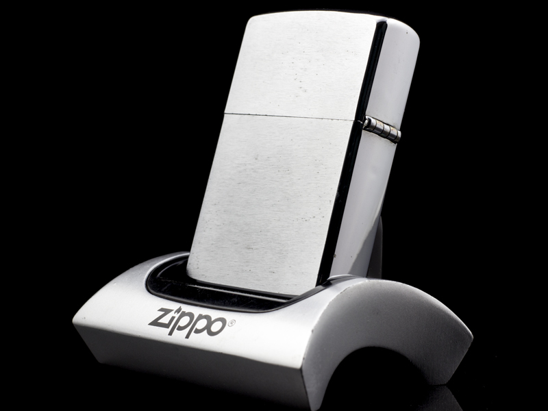 Zippo-co-7-gach-brushed-chrome-1983-chinh-hang